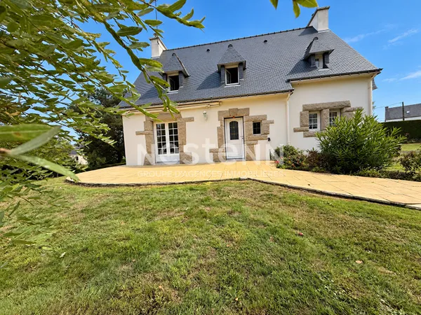 PLEUGRIFFET - Superbe maison à vendre 4 chambres, 1880 m² de jardin et son sous-sol