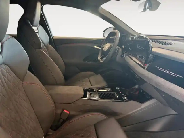Audi E-Tron q6  sportback 387 ch 100 kwh quattro — photo 11