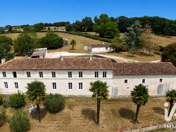 Maison 9 pièces 333 m²