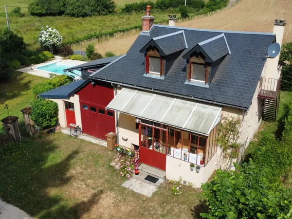 Maison à vendre avec piscine proche de Moux-en-Morvan