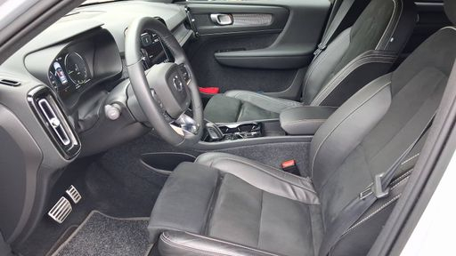 Volvo XC40 1.5 T5 Recharge 180 + 82ch DCT7 - R-Design – 2022 – 82500 km – Hybride rechargeable – Boîte Automatique — photo 13