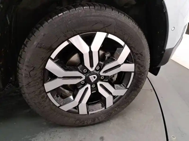 Dacia Duster eco-g 100 4x2 — photo 16