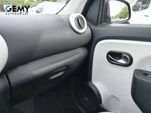 Renault Twingo iii 0.9 tce 90 energy — photo 29