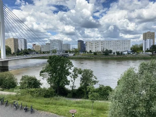 Bureaux 612 m²
