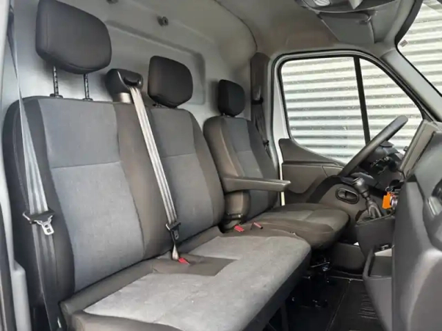 Renault Master 2.3l 135ch f3500 l1h2 confort — photo 19