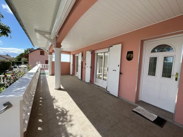 À LOUER - Grande maison individuelle avec jardin et terrasse - Les Avenières Veyrins-Thuellin