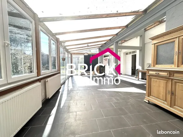 Maison 7 pièces 242 m²