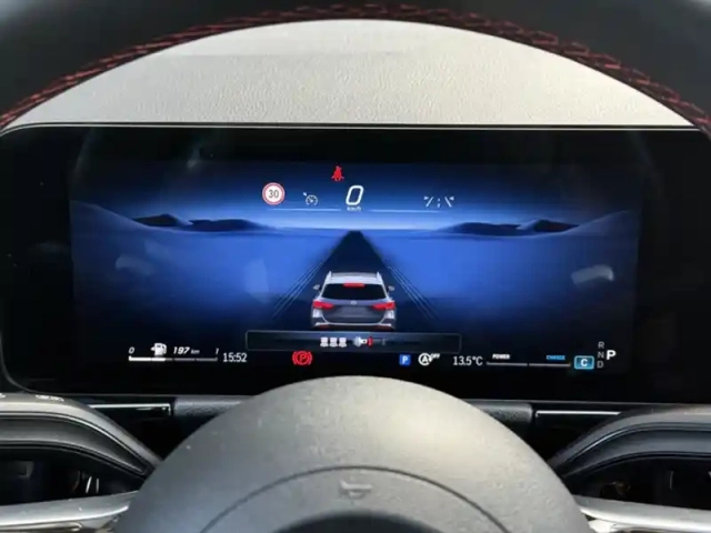 Mercedes Gla 180 amg line — photo 30