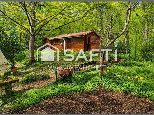 Terrain de loisirs avec chalets bois