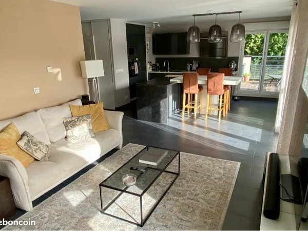 T3 attique 72 m² - Terrasse 35 m² - Reignier