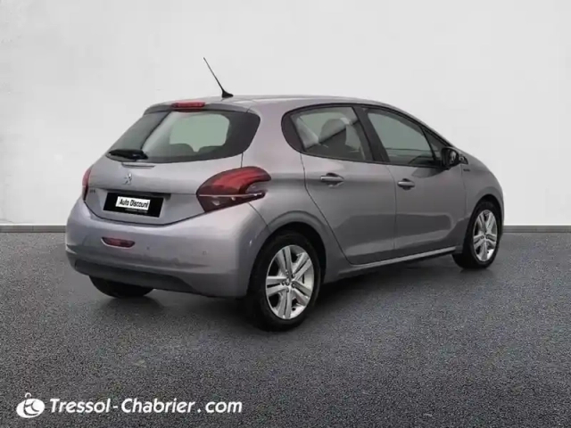 Peugeot 208 puretech 82ch s&amp;s bvm5 signature — photo 2