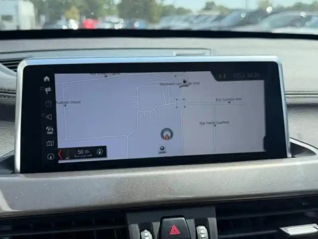 Bmw X1 sdrive18ia 140ch xline dkg7 — photo 6