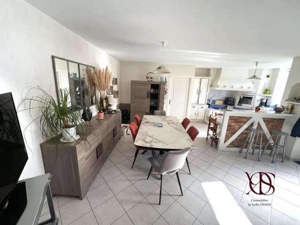 Maison 10 pièces 214 m²