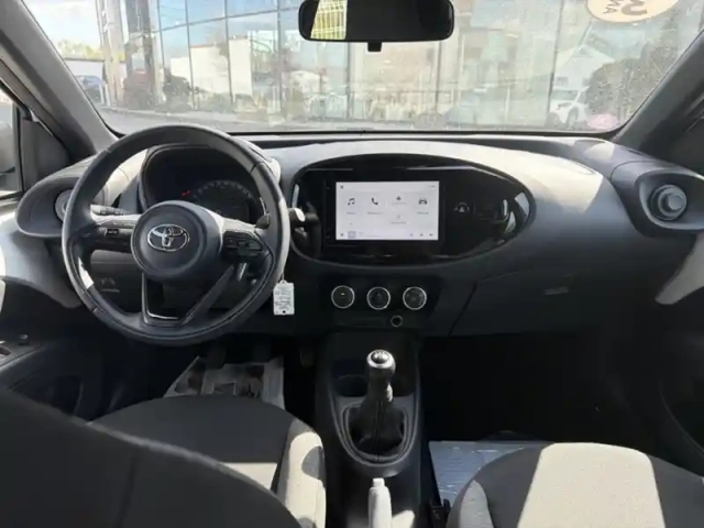 Toyota Aygo 1.0 vvt-i 72 dynamic — photo 11