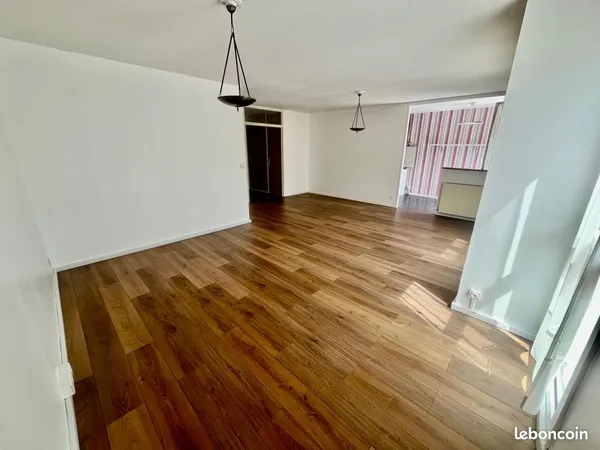 ✨💖✨ Prix très attractif ✨💖✨ Vends appartement 84,33 m² + cave 5 m², centre-ville Castanet-Tolosan, p