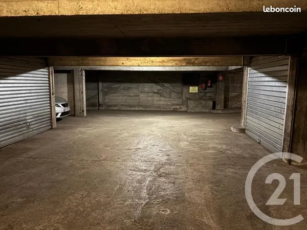 Garage/box 20 m² Saint Etienne