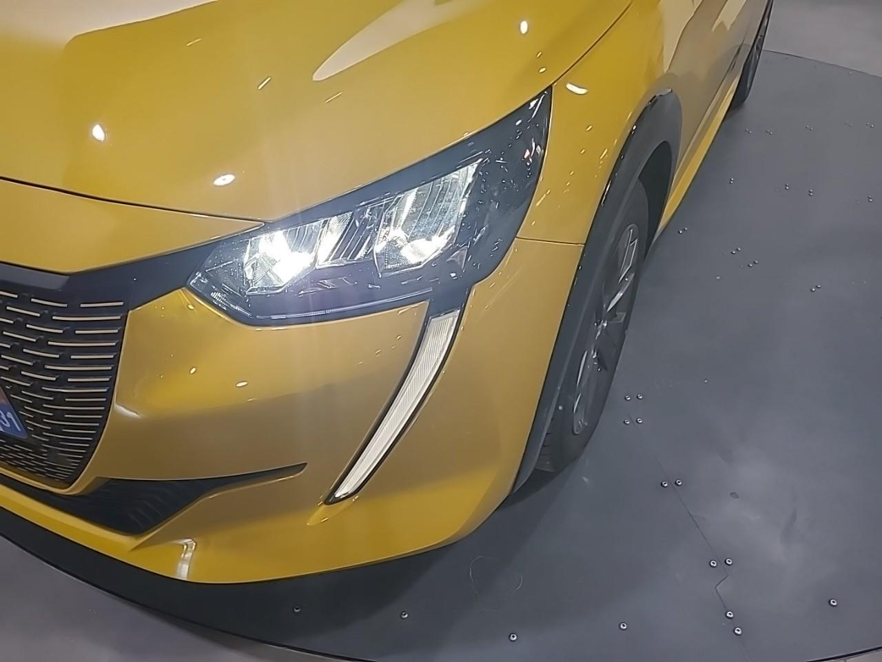 Peugeot 208 electrique 50 kwh 136ch style — photo 24