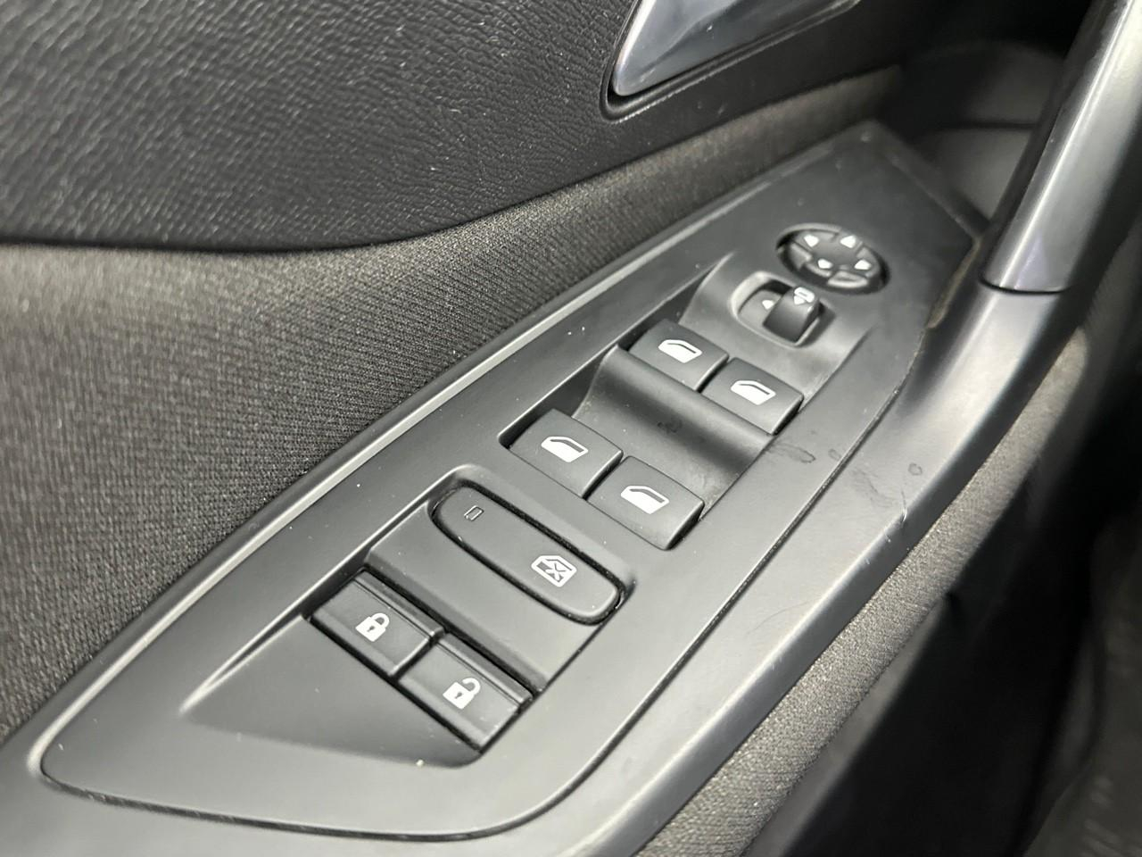 Peugeot 308 puretech 130ch s&s eat8 active pack — photo 17