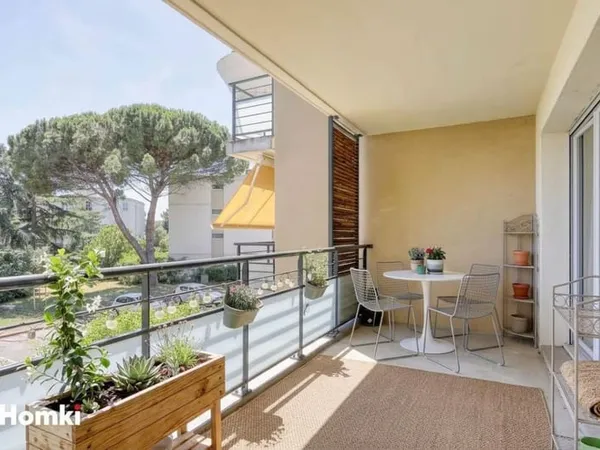 T3 TRAVERSANT AVEC TERRASSE DE 12 M² ET 2 PARKINGS PRIVATIFS - EMPLACEMENT PREMIUM À BLAGNAC