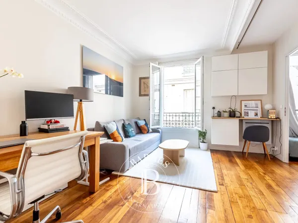 Paris 17 - VILLIERS - 2 PIECES - ETAGE ELEVE