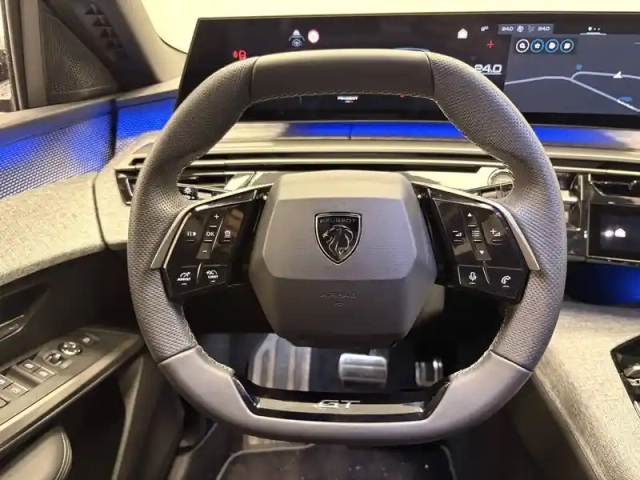 Peugeot 3008 hybrid 145 e-dcs6 — photo 17