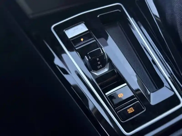 Volkswagen Golf 1.5 ehybrid 204 dsg6 — photo 36