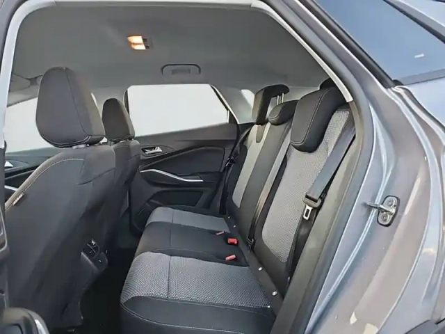 Opel Grandland hybrid 225 ch bva8 — photo 12