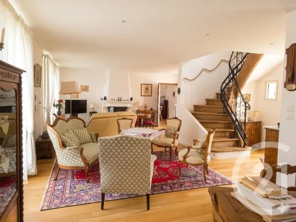 Maison 5 pièces 190 m²