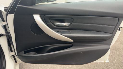 BMW Serie 3 2.0 320d 190 - Lounge – 2016 – 87840 km – Diesel – Boîte Automatique — photo 24