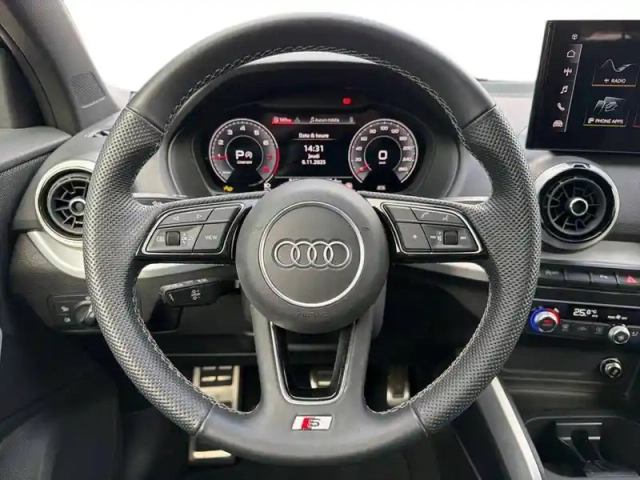 Audi Q2 35 tfsi 150 s tronic 7 — photo 40