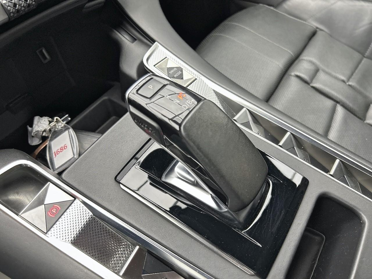 Ds Ds 7 crossback crossback hybride e-tense 300 eat8 4x4 louvre — photo 17