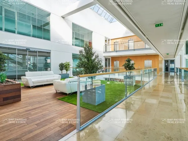 Bureaux 7504 m²