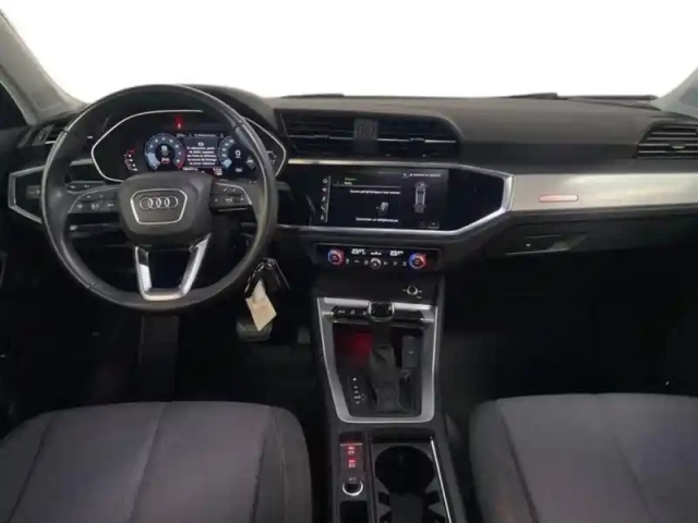 Audi Q3 35 tfsi 150 ch s tronic 7 design — photo 8