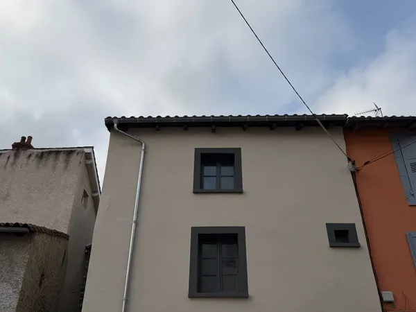 Maison entièrement rénovée - 2 chambres - Meublée ou non - Idéale étudiants / colocation