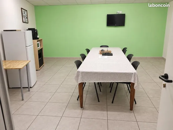 Locaux professionnels / Bureaux 130 m² de plain-pied - Centre-ville Pont-de-Beauvoisin (38)