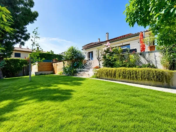 Canet: Maison dominante avec vue, en impasse, avec 1000 m² de terrain et piscine