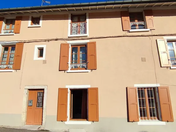 Maison de ville 8 pieces de 177 m2(loi carrez)
