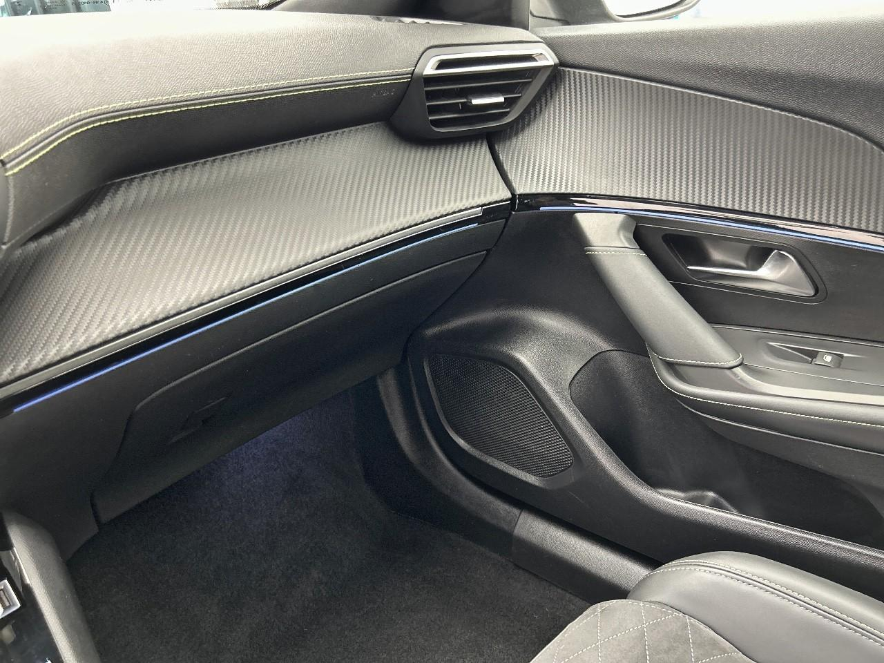 Peugeot 2008 puretech 130 s&s eat8 gt — photo 29