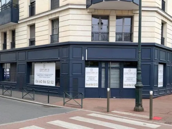 Local commercial 2 pièces 294 m²