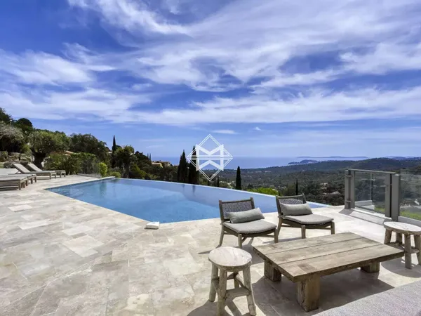 Villa 9 pièces 254 m²