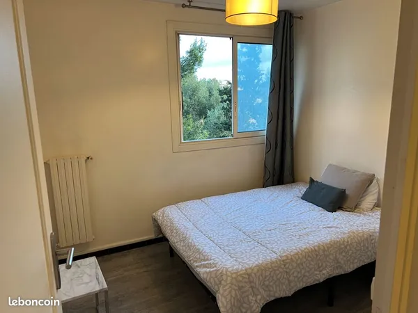 Chambre en colocation féminine