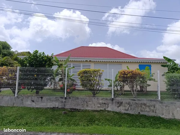 Maison F4 de plein pied à Ducos dans résidence très recherchée