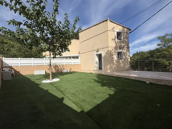 Haut de villa T4 meublé - La Destrousse