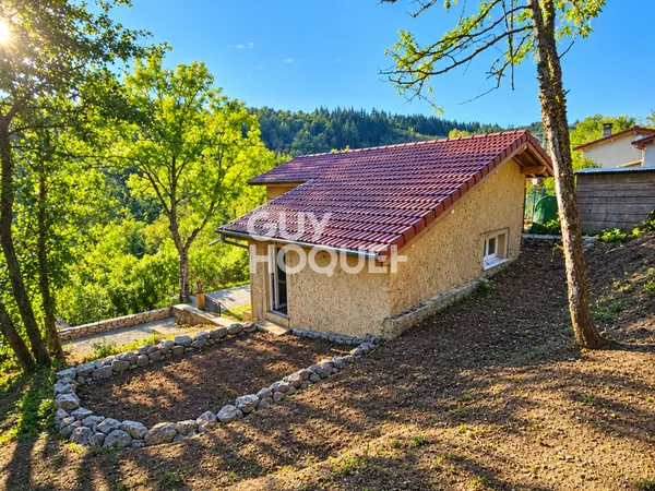 Maison individuelle d'environ 85 m² avec garage et jardin à Solore-en-Forez