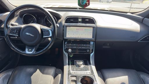 Jaguar XE 2.0 D - 180 CH AWD BVA8 - R-Sport – 2017 – 106953 km – Diesel – Boîte Automatique — photo 61
