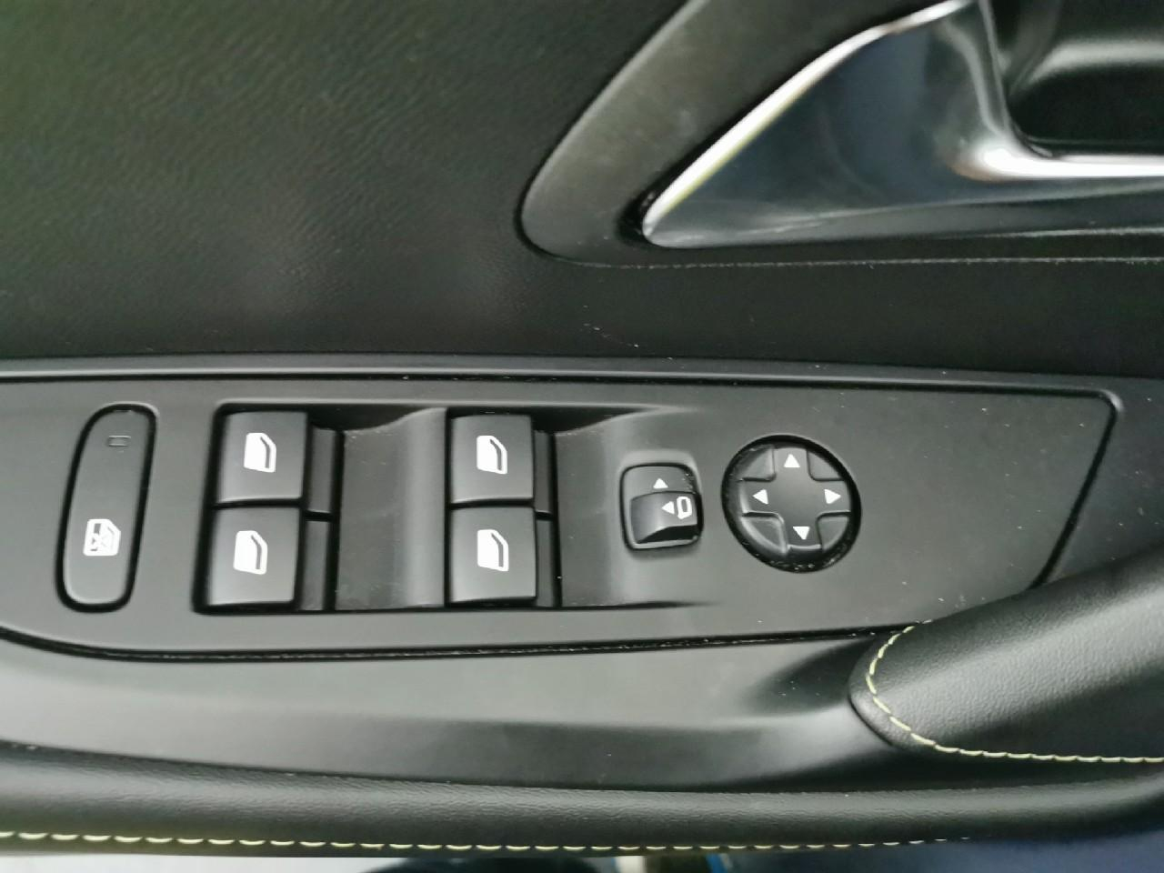 Peugeot 208 hybrid 136 e-dcs6 gt — photo 26