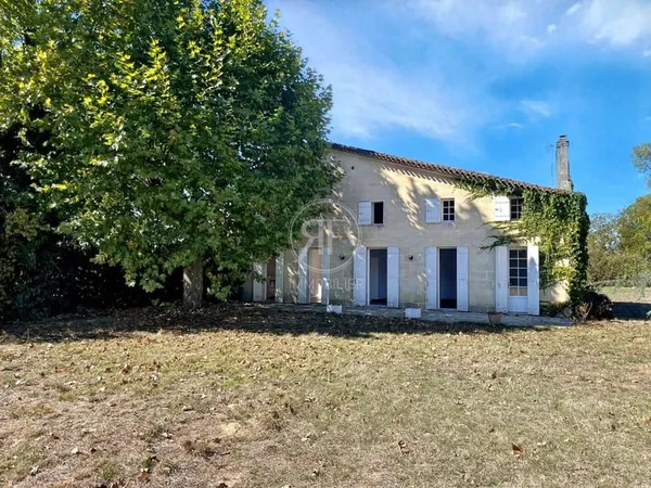 Maison 7 pièces 226 m²