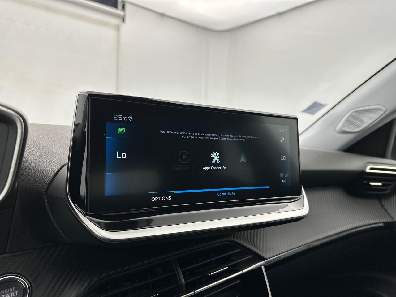 Peugeot 2008 puretech 130 s&s eat8 allure pack — photo 24