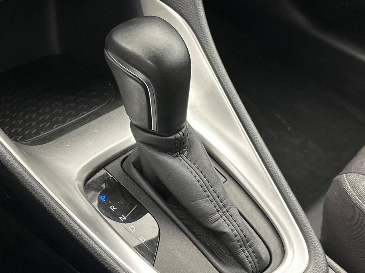Toyota Yaris hybride 116h design — photo 28