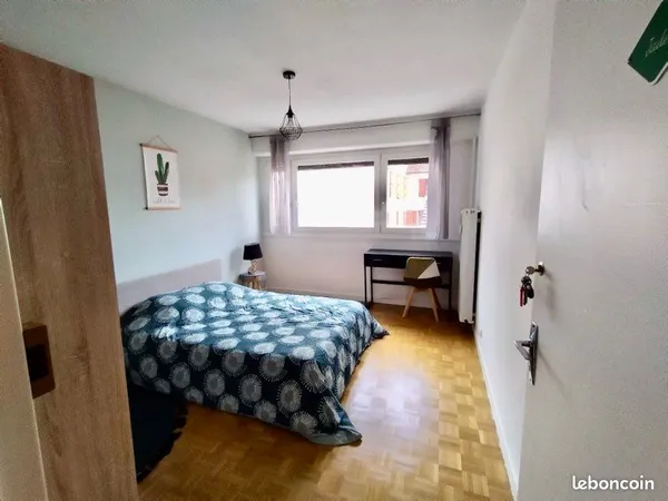 Chambre spacieuse au calme